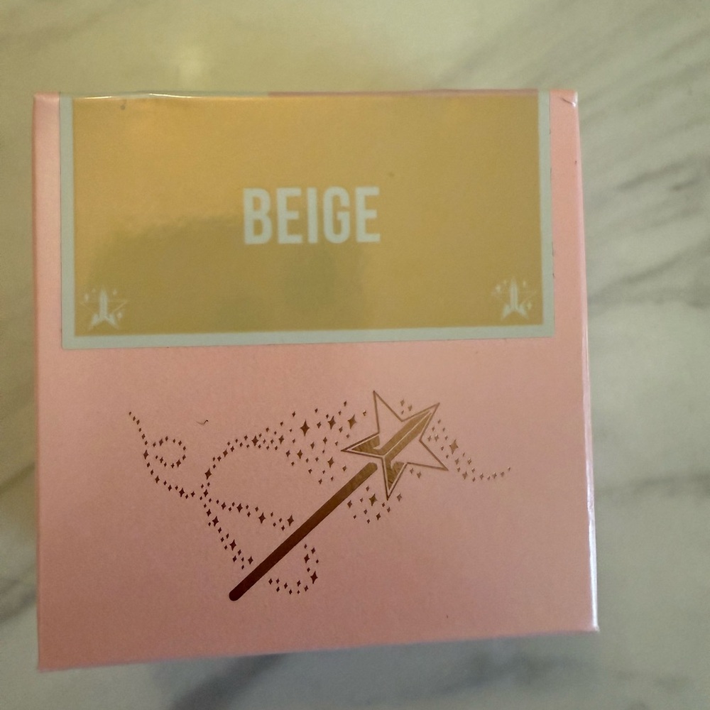 New Magic Star Luminous Setting Powder in Beige by Jeffree Star